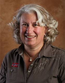 BRUSSAT Elisabeth - Maire d’Orléat - 6e Vice-Présidente - Enfance, jeunesse, sports