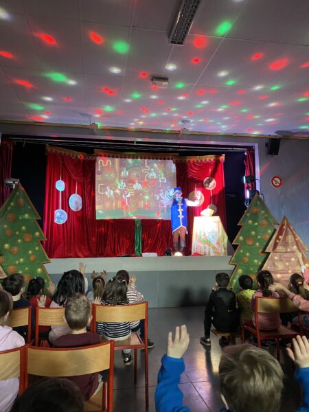 les enfants des centres de loisirs au pays de noël